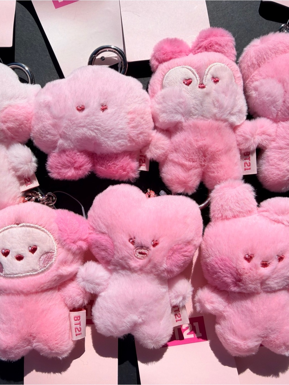 Plush Pink Fuzzy Small Pet Toy Keychain - Cute Heart-Eye Design